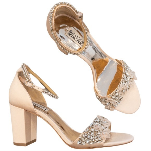 Badgley Mischka Collection Finesse Ankle Strap Sandal in Seashell Satin Size 7.5 - Picture 2 of 13